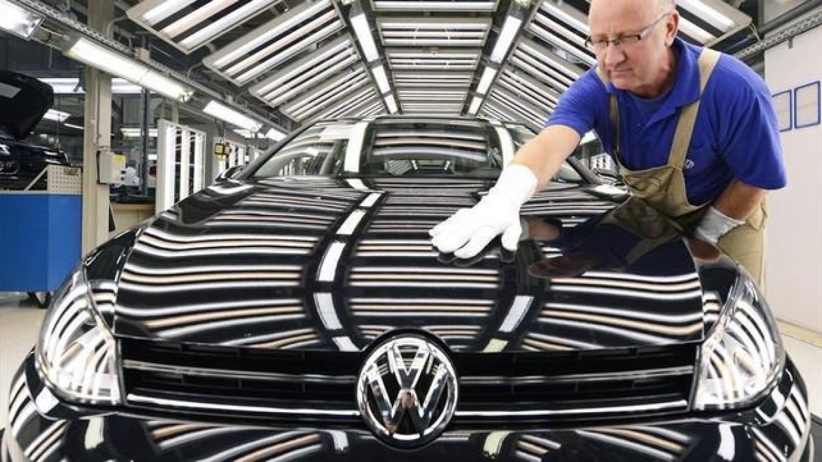 Planta de producción del Volkswagen Golf.-JENS MEYER