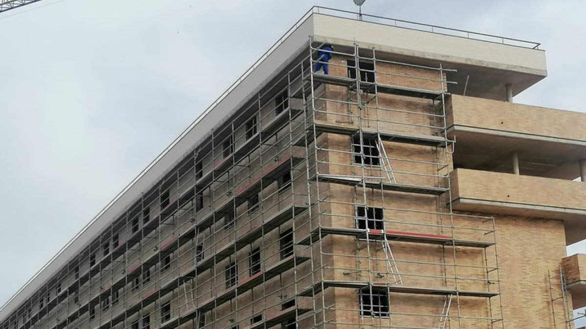 Edificio de Pajaritos II. MARIO TEJEDOR