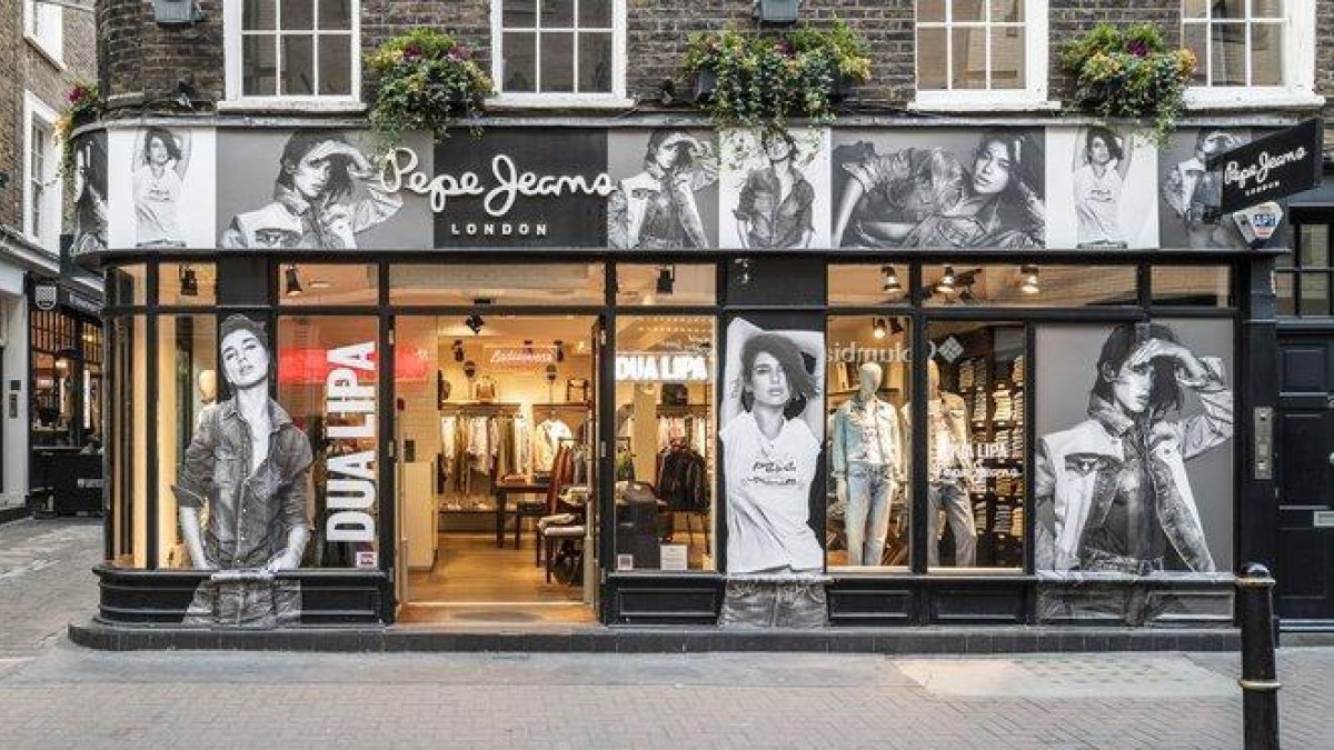 Tienda de Pepe Jeans en Londres.-