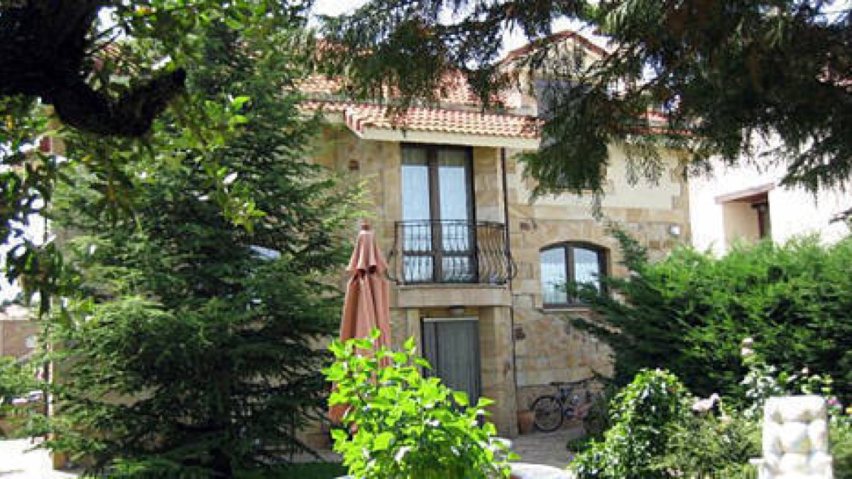 Alojamiento de turismo rural Portal de Numancia . /  FERNANDO SANTIAGO-