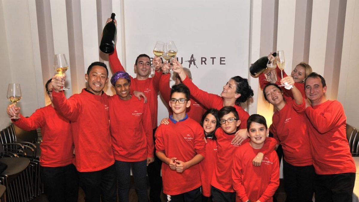 El equipo y familia de Baluarte celebra la Estrella.-VALENTÍN GUISANDE