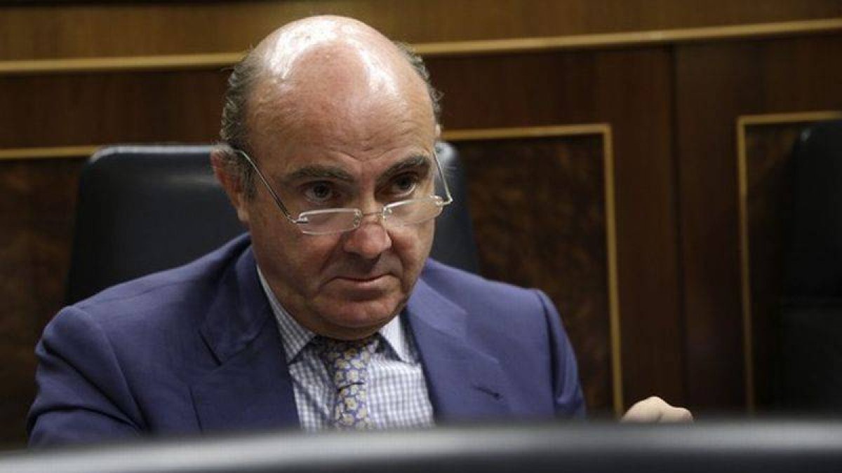 Luis de Guindos, durante el debate de presupuestos, el martes en Madrid.-Foto: REUTERS / ANDREA COMAS