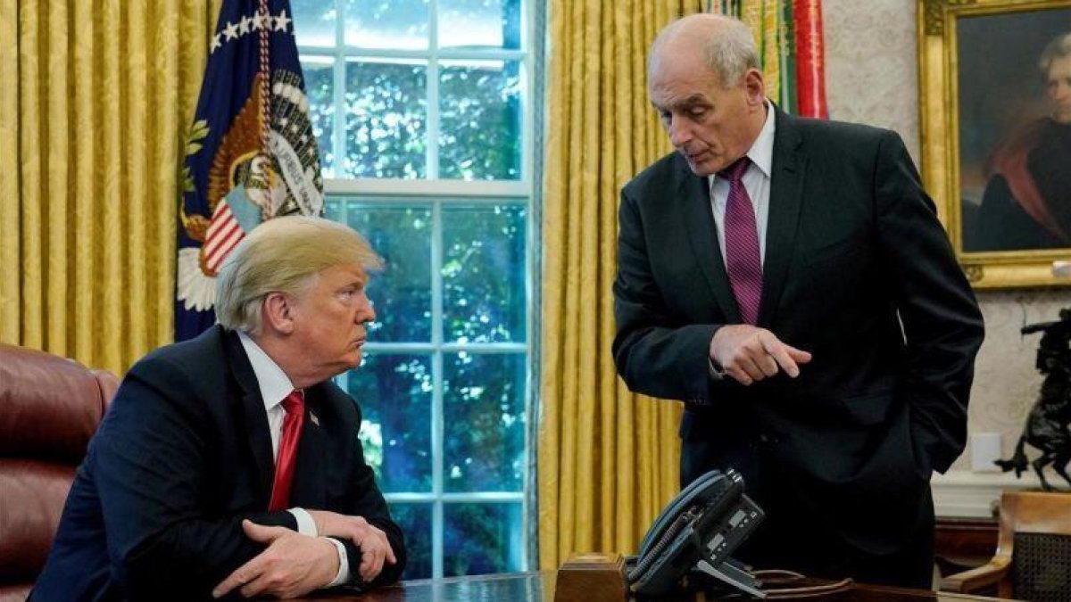 Donald Trump y John Kelly, en el Despacho Oval.-EL PERIÓDICO