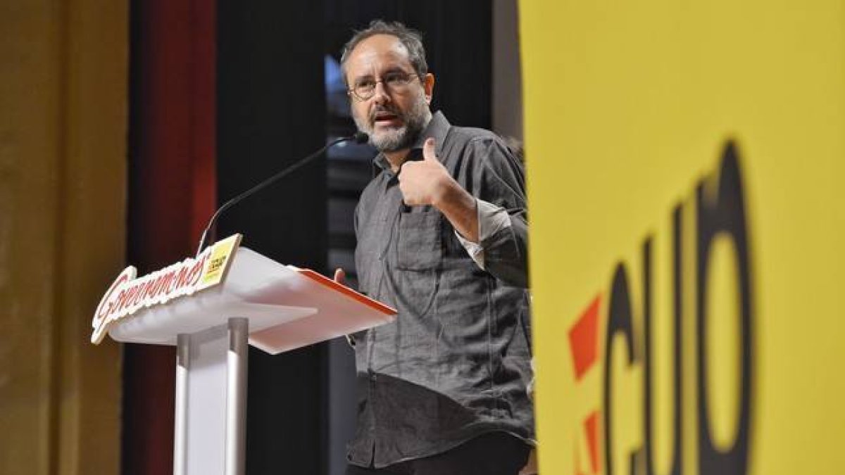 Antonio Baños valora los resultados de las elecciones, este lunes.-FERRAN SENDRA