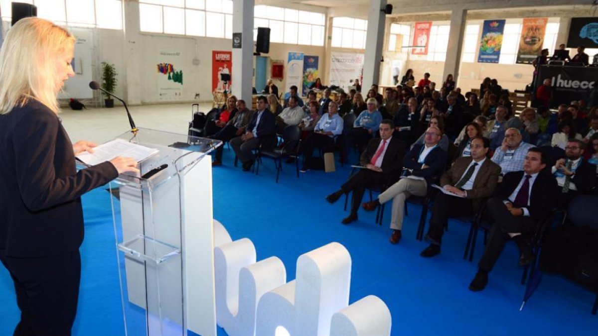 Ann Branch interviene en la inauguración de las jornadas.-ÁLVARO MARTÍNEZ