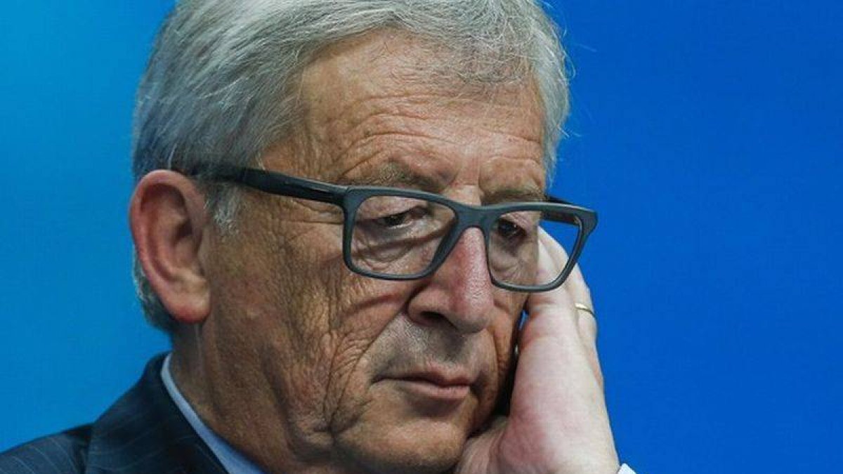 El presidente de la Comisión Europea, Jean-Claude Juncker, pensativo, en una rueda de prensa, el lunes en Bruselas.-Foto: AFP / JULIEN WARNAND