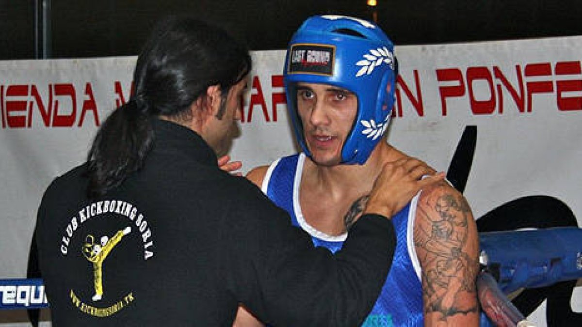 El púgil afincado en Soria durante el Campeonato de Castilla y León. / CLUB KICKBOXING SORIA-