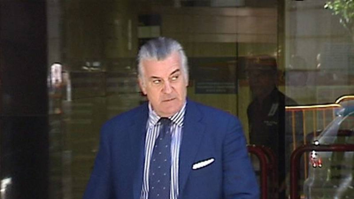Imagen tomada de televisión del extesorero del PP, Luis Bárcenas, cuando acudió a la Audiencia Nacional.-Foto: EFE/ ARCHIVO