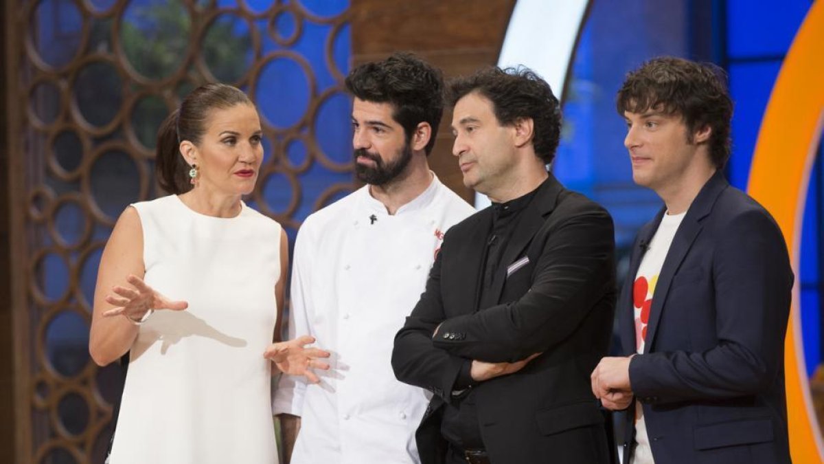 El jurado de 'Masterchef', junto a Miguel Ángel Muñoz.-RTVE