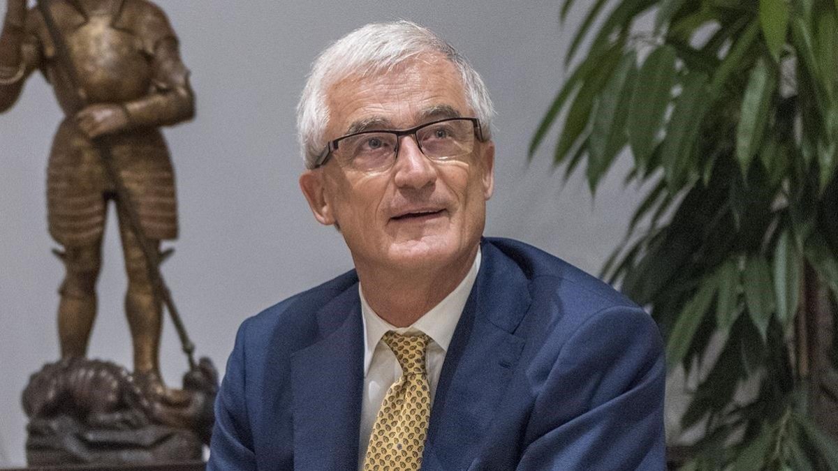 El ministro-presidente de Flandes, Geert Bourgeois, durante una reunión con Quim Torra en el Palau el pasado julio.-FERRAN SENDRA