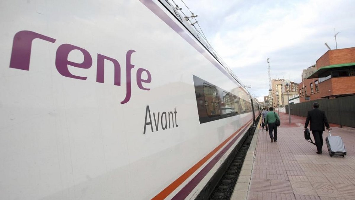 TREN AVANT RENFE. AVE. HORIZONTAL