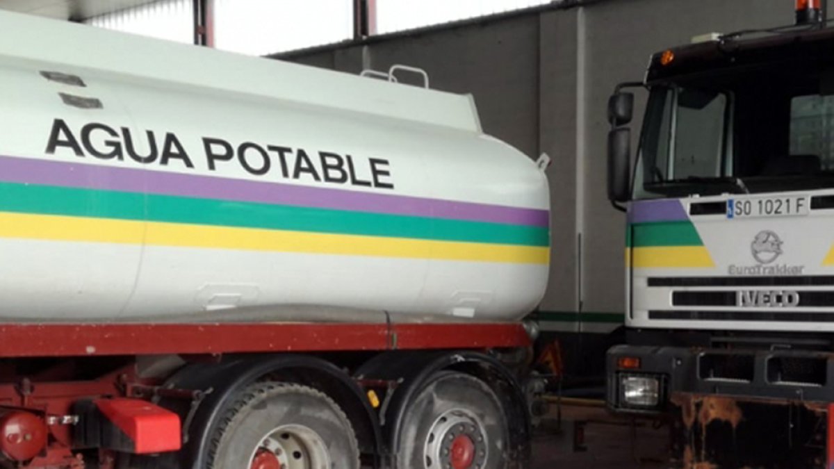 Camiones cisterna de agua potable. HDS