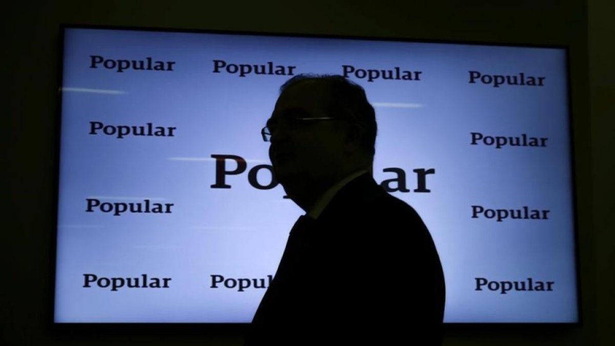 El expresidente del Banco Popular, Ángel Ron, durante la presentación de resultados del 2016.-Emilio Naranjo / EFE