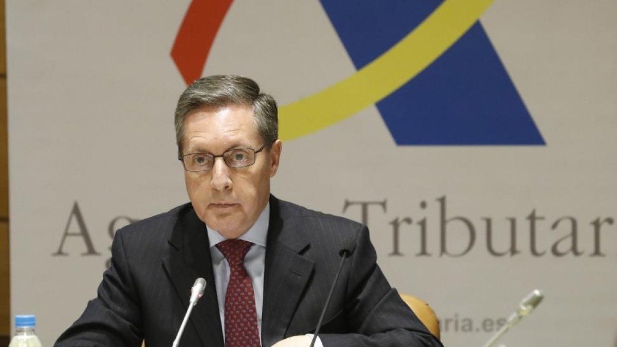 El director general de la Agencia Tributaria, Santiago Menéndez, ha presentado hoy el Plan de Control Tributario 2017 de la AEAT.-EFE / ZIPI
