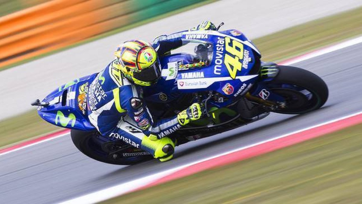 Valentino Rossi, durante la primera sesión de entrenamientos en Assen para preparar el GP de Holanda.-Foto: AP / VINCENT JANNINK