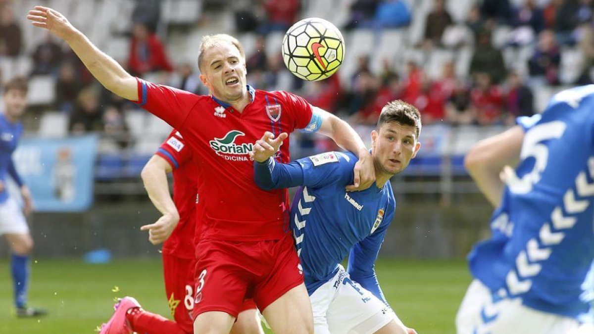 Ripa en el encuentro de la pasada temporada en el Carlos Tartiere.-Área 11