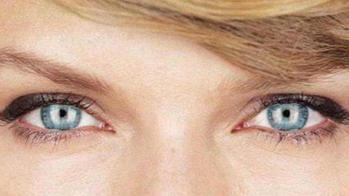 Primer plano de los ojos de Taylor Swift.-