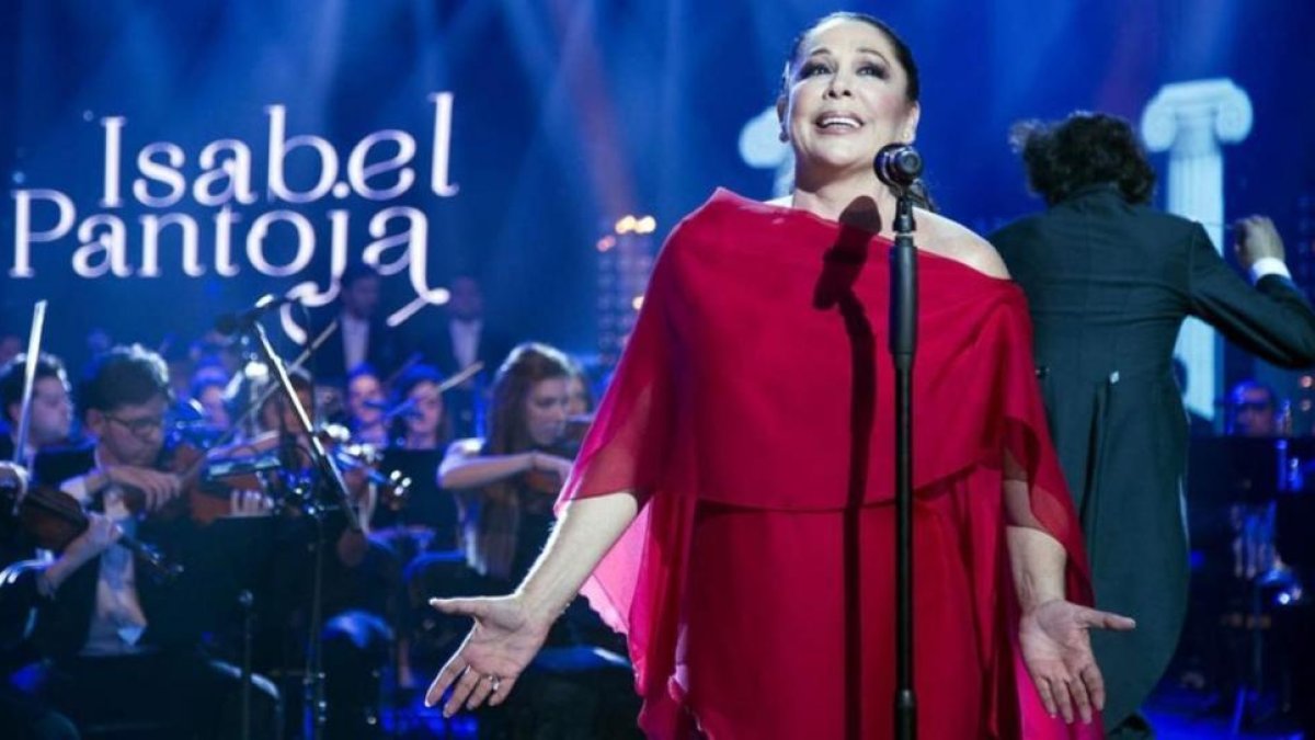 Isabel Pantoja, en 'El hormiguero', programa de A-3 que, además de batir su récord histórico de audiencia con la presencia de la tonadillera, es el espacio más visto de enero en España.-