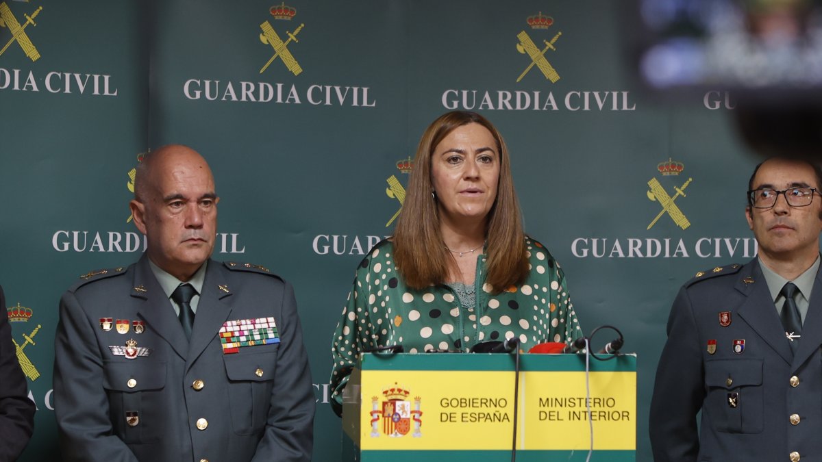 La delegada del Gobierno en Castilla y León, Virginia Barcones, acompañada por el general jefe de la XII Zona de la Guardia Civil en Castilla y León, Luis del Castillo y el teniente coronel jefe de la Comandancia de la Guardia Civil en esta provincia, Andrés Velarde. ICAL