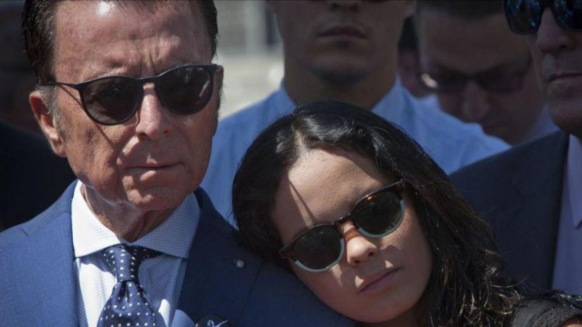 José Ortega Cano y Gloria Camila.-EFE / ROMAN RÍOS
