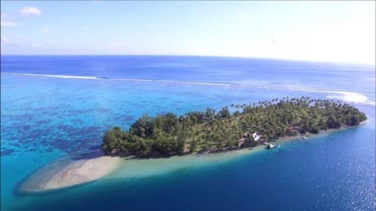 Isla Motu Tiano, en la Polinesia francesa.-