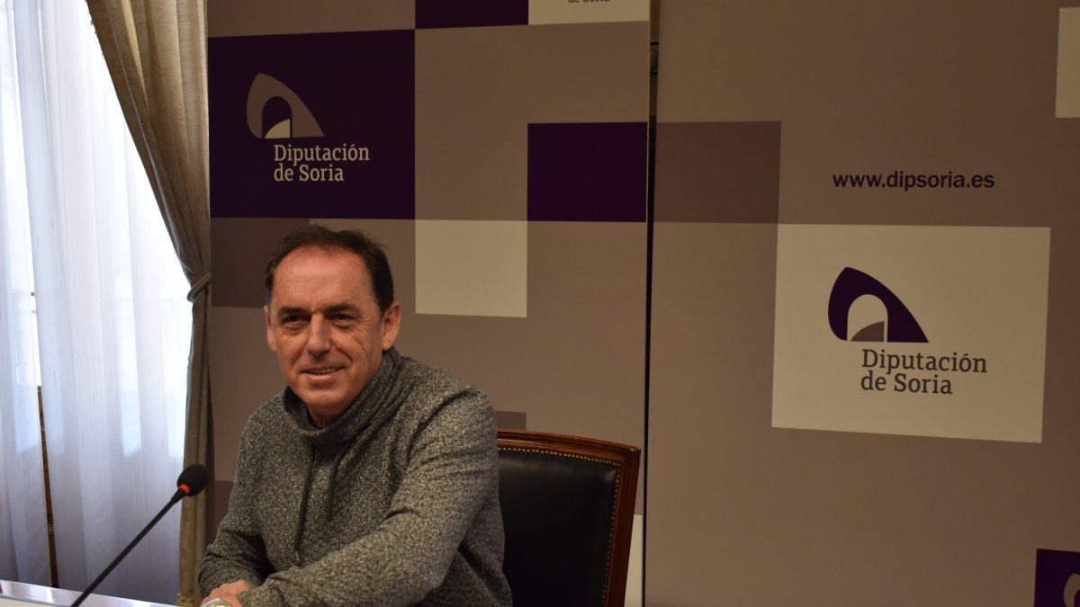 El presidente de la Diputación, Benito Serrano, tras la Junta de Gobierno. HDS