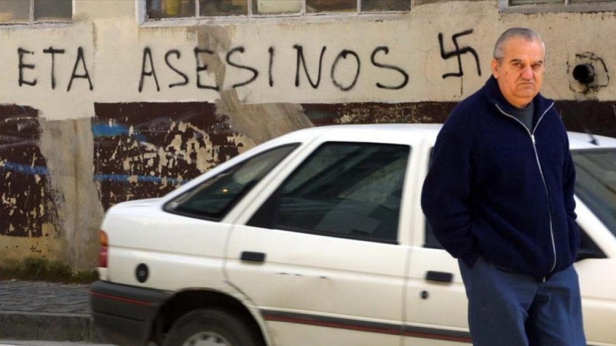 Pintada contra ETA en la localidad e Orio.-/ RAFA RIVAS