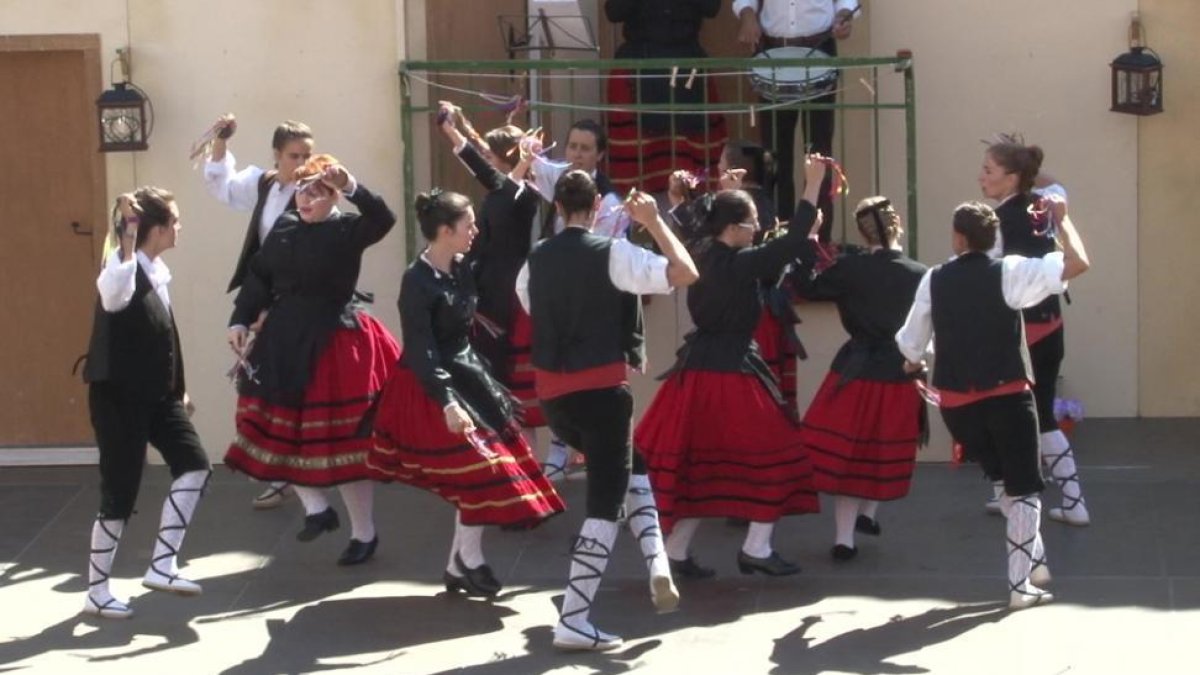 Varias actuaciones se ofrecieron dentro del homenaje a los sanestebeños de la diáspora-Visualiza Media
