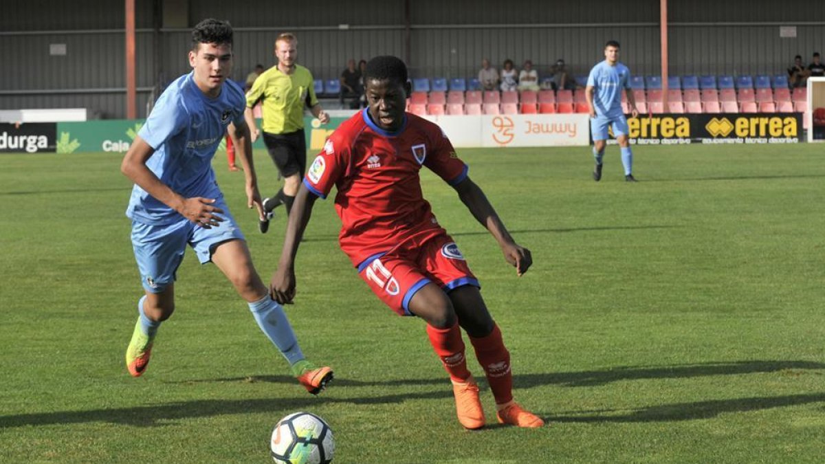 El Numancia juvenil no pasó del empate ante el Getxo.-VALENTÍN GUISANDE