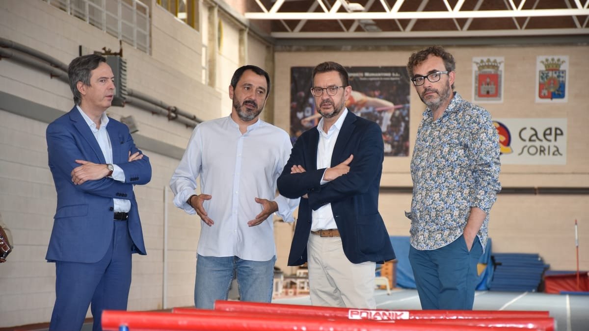 Enrique Sánchez-Guijo, Javier Muñoz, Rafael Medina y Ramón Martínez ayer durante la visita al CAEP. JCYL