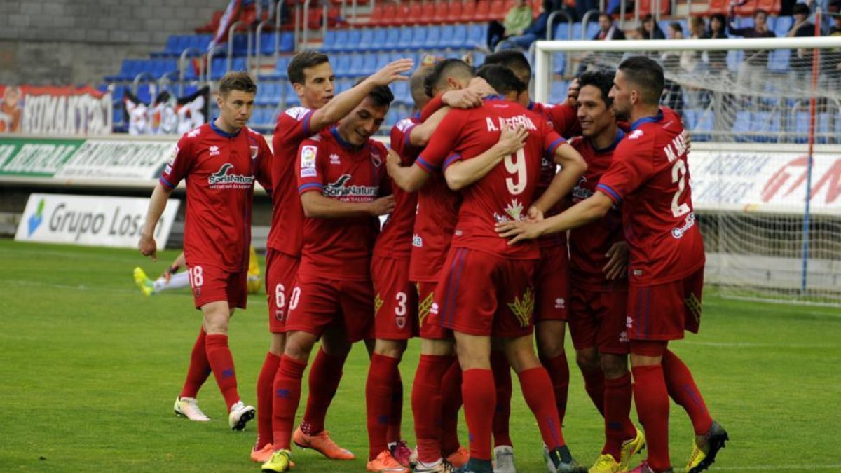 El Numancia puede presumir de ser el mejor equipo de Castilla y León a lo largo de la temporada 2015-2016.-Diego Mayor