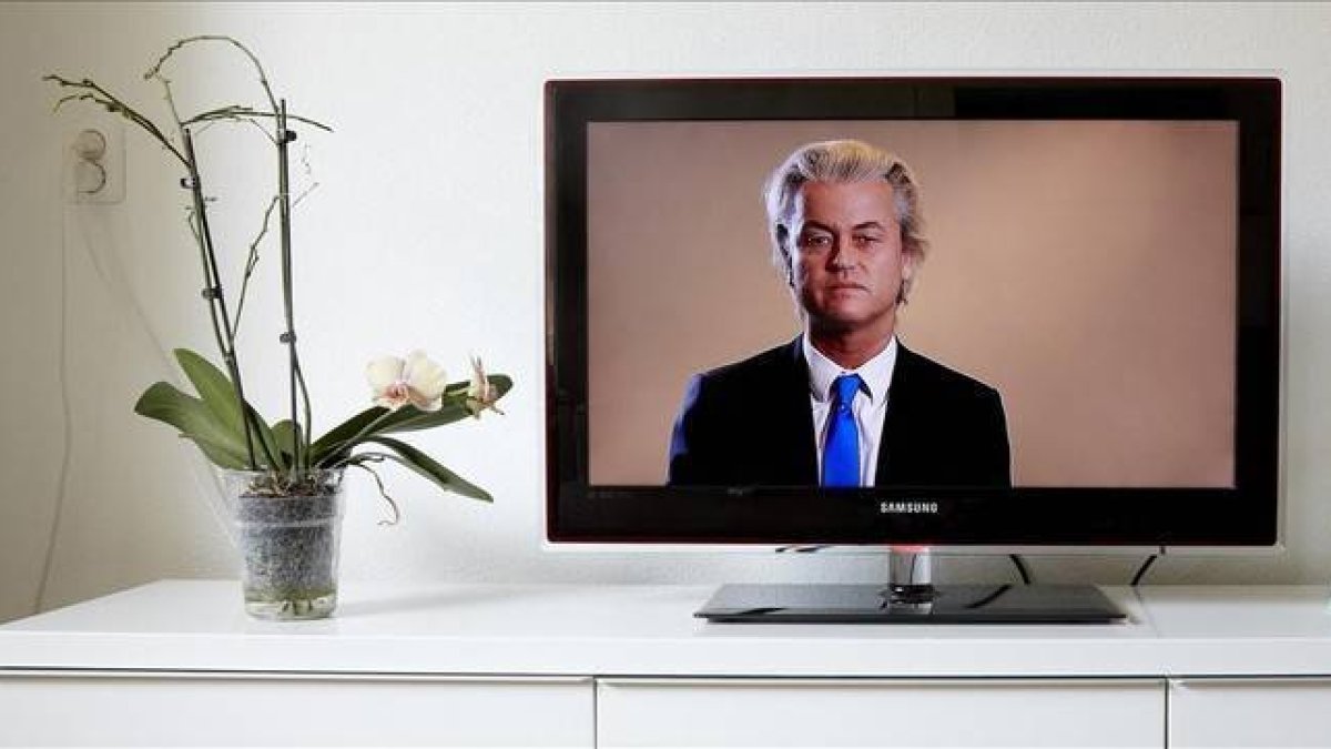 Geert Wilders, en su espacio en la televisión holandesa.-Foto: AFP / MARTIJN BEEKMAN