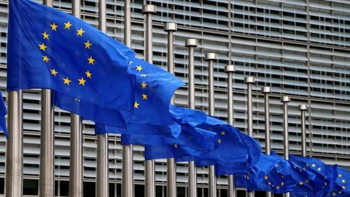 Banderas de la Unión Europea en Bruselas.-FRANCOIS LENOIR