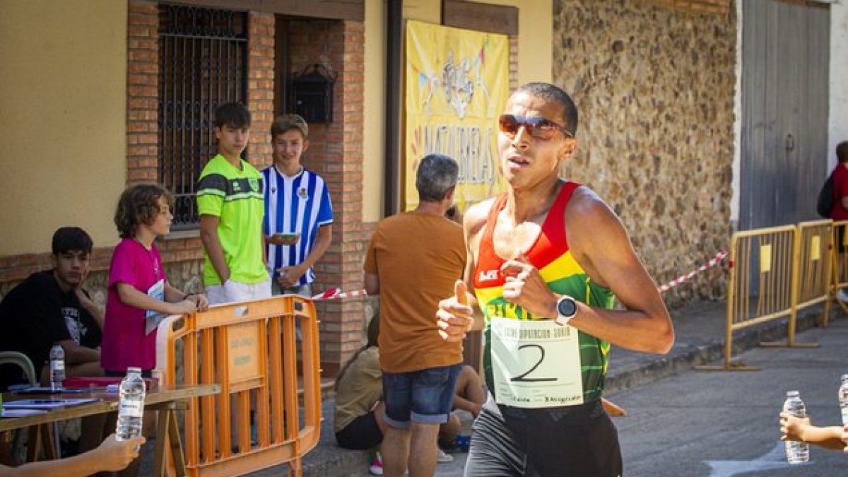 El corredor marroquí Ibrahim Chakir.-MARIO TEJEDOR