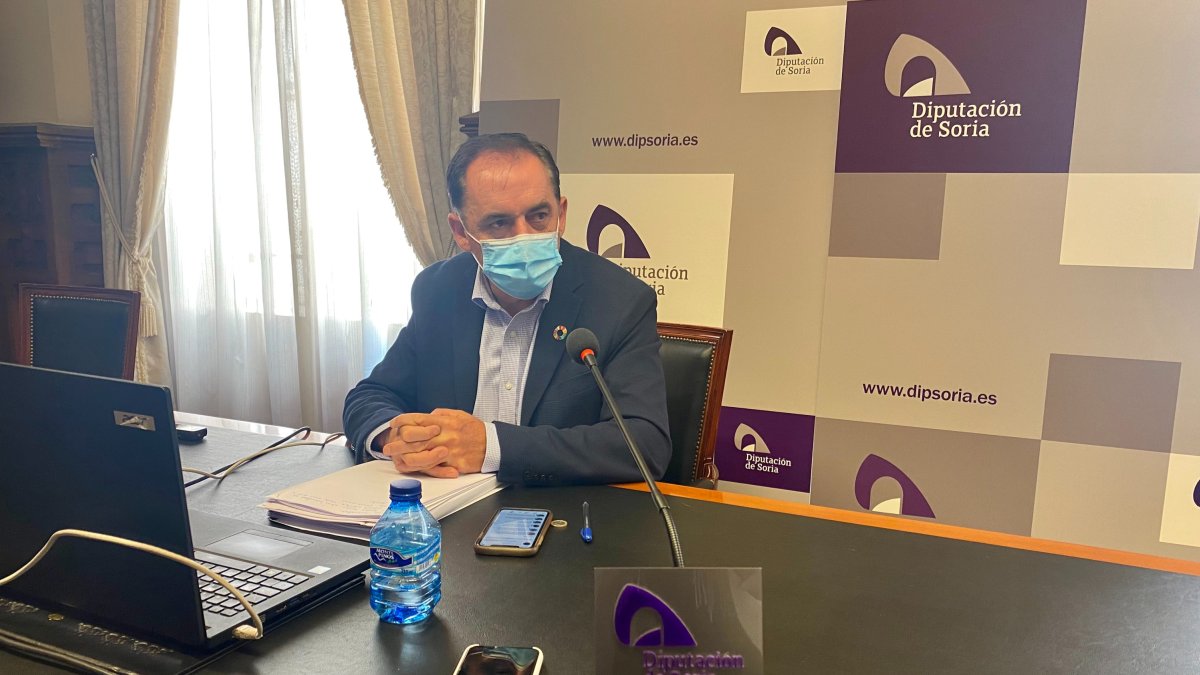El presidente, Benito Serrano, esta mañana en su comparecencia.-HDS