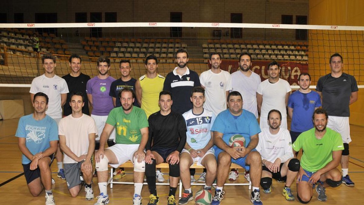 Integrantres del Sporting C.V. tras un entrenamiento de esta semana.-VALENTÍN GUISANDE