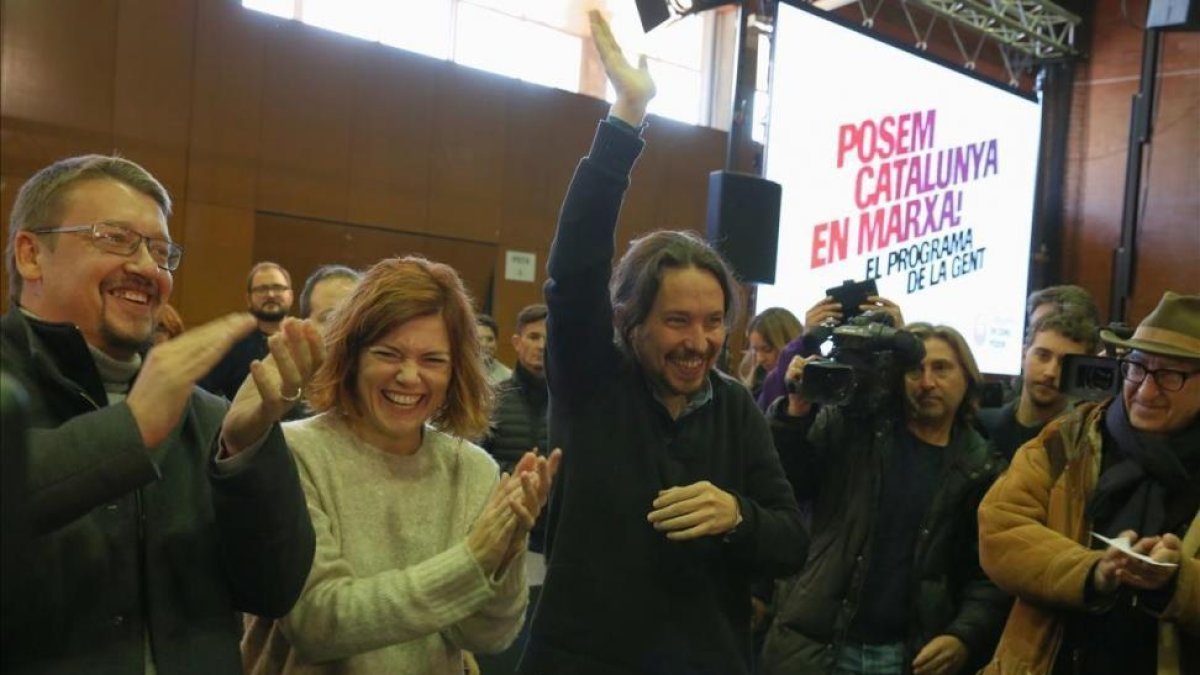 Domènech, Elisenda Alamany e Iglesias, este domingo en Sant Adrià del Besòs.-RICARD CUGAT