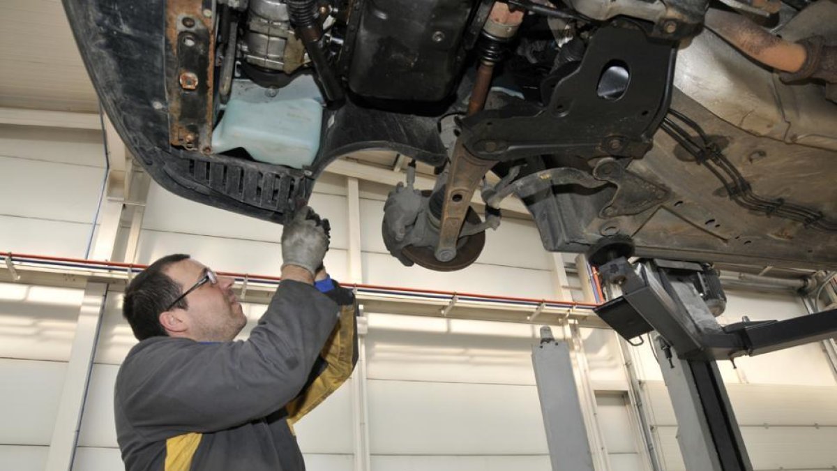 La industria auxiliar del automóvil tiró de las exportaciones.-Valentín Guisande