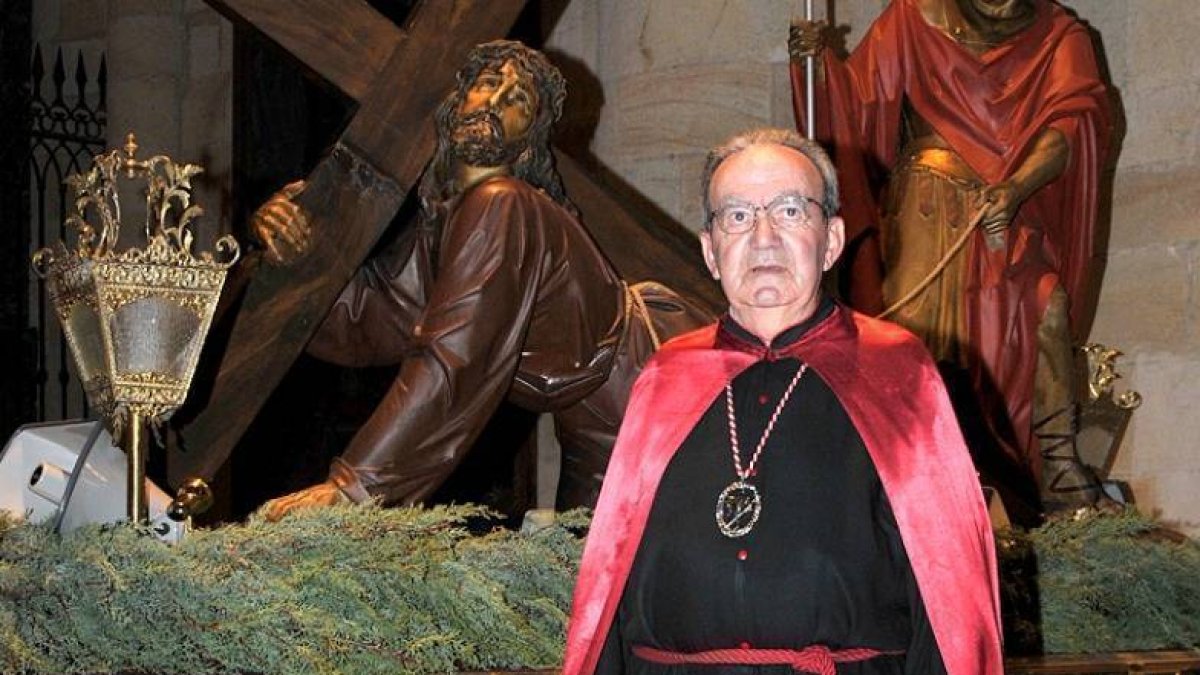 El cofrade de Las Caídas de Jesús, José Luis Monteseguro. / V.G. -