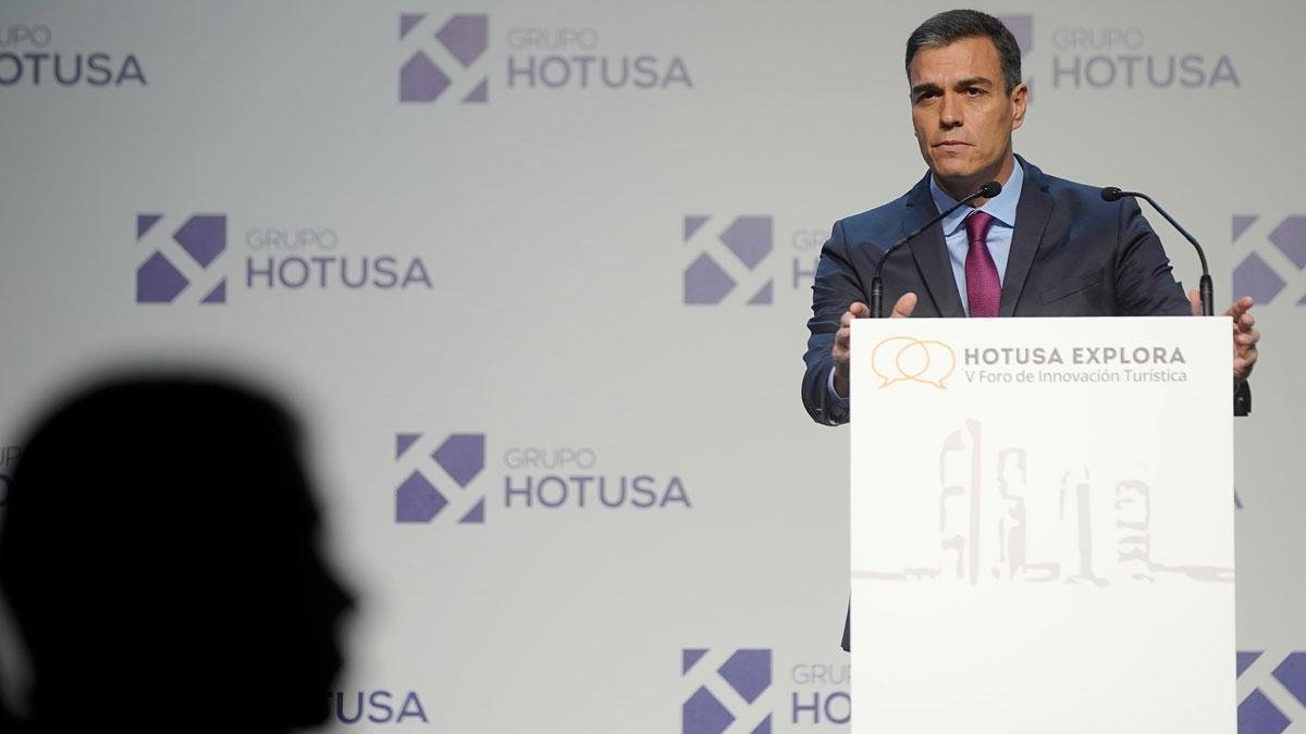 Pedro Sánchez ensalza el turismo como auténtico salvavidas.-JOSÉ LUIS ROCA