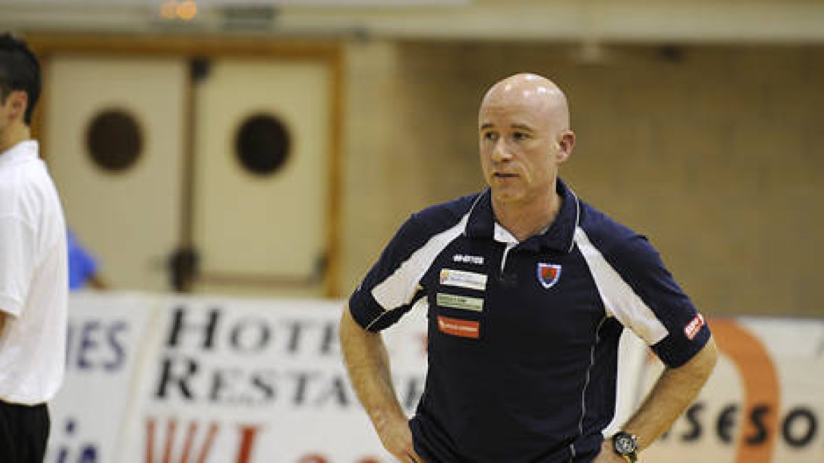 Fernándo Muñoz, entrenador del CMA / V. Guisande-