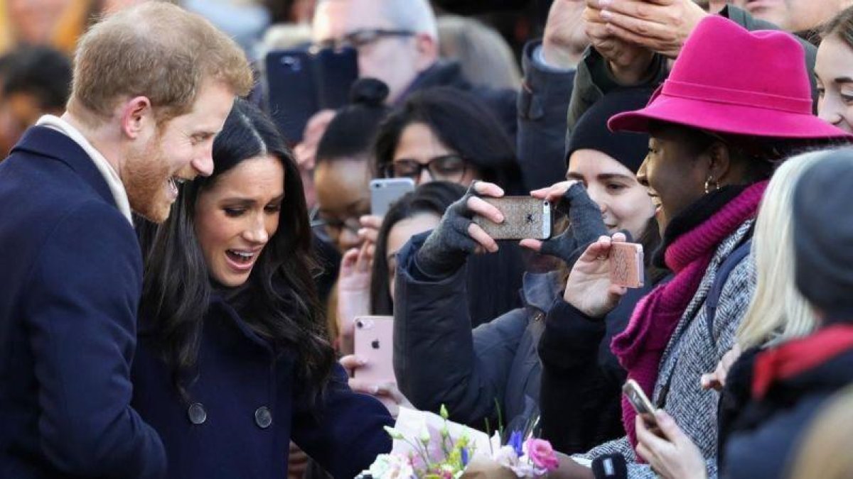 El príncipe Enrique y Megan Markle, este viernes en Nottingham.-CHRISTOPHER FURLONG