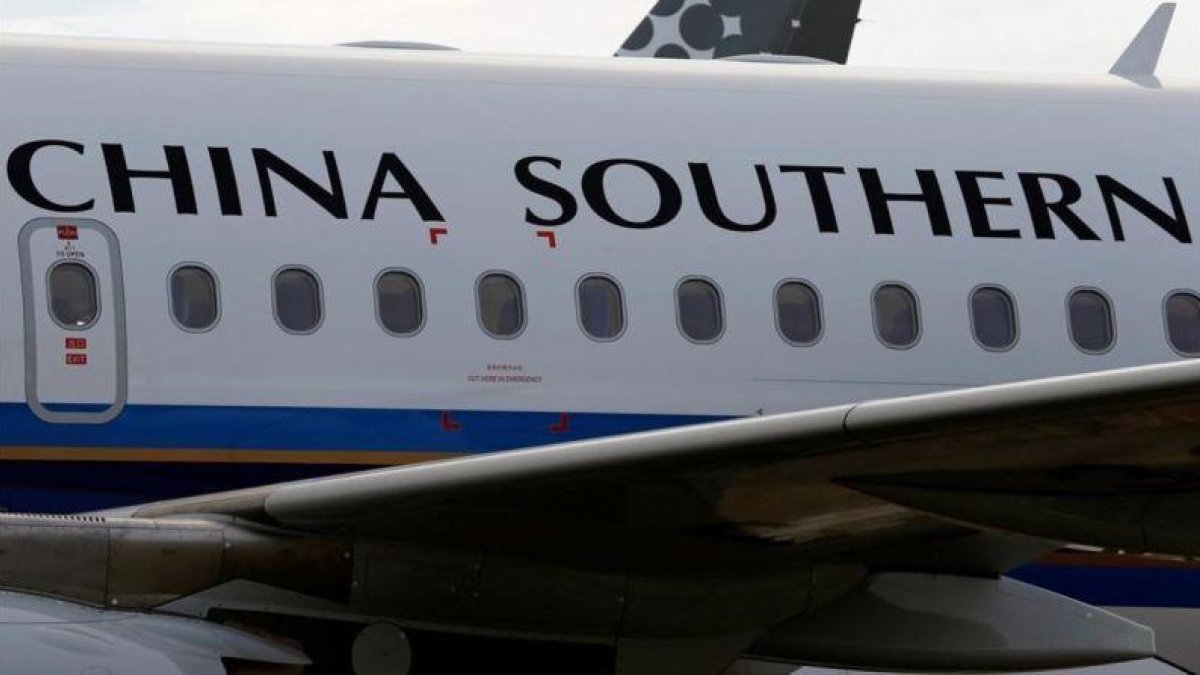 Un avión de China Southern Airlines.-REUTERS / REGIS DUVIGNAU