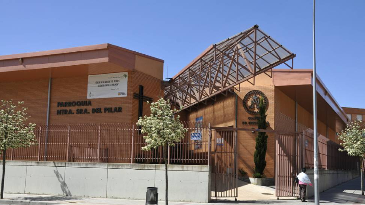 Exterior del colegio Nuestra Señora del Pilar de Soria, ‘Escolapios’.-VALENTÍN GUISANDE