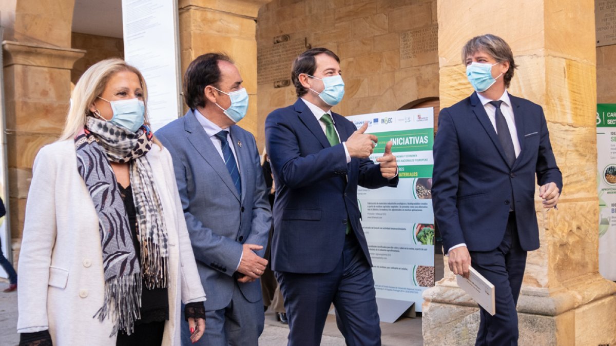 La delegada de la Junta en Soria, el responsable de Diputación, el presidente de la Junta y el alcalde de Soria. GONZALO MONTESEGURO
