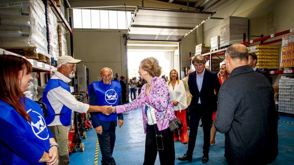 Visita de la Reina Dª Sofía al Banco de Alimentos de Soria - MARIO TEJEDOR HERNÁNDEZ (40)