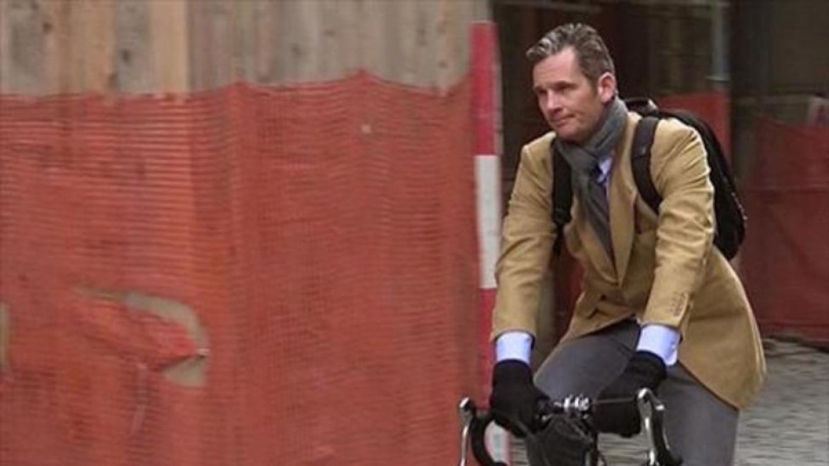Iñaki Urdangarin, en bicicleta por Ginebra.-EFE