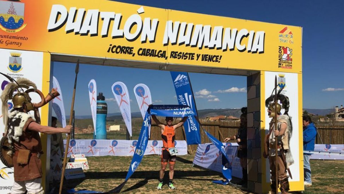 Ibai Alba fue el vencedor del Duatlón de Numancia que ayer se disputó en Garray.-D.S.