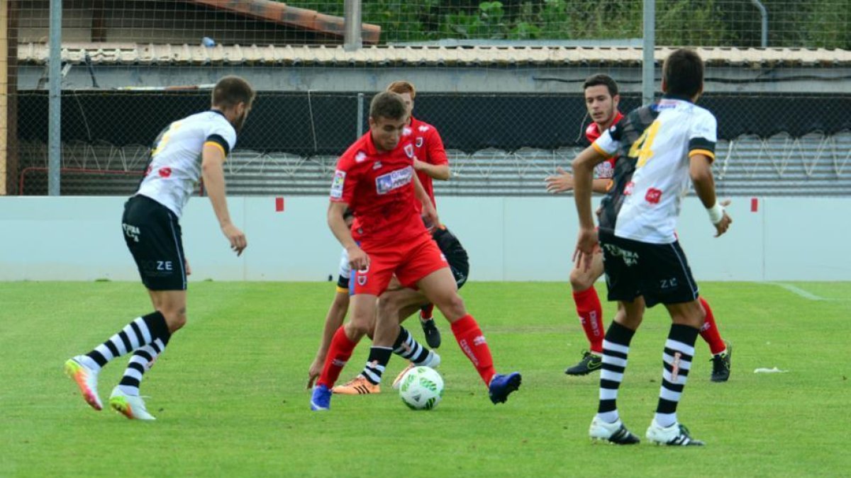El Numancia B hizo un buen partido en Astorga pese a la derrota.-DIEGO MAYOR