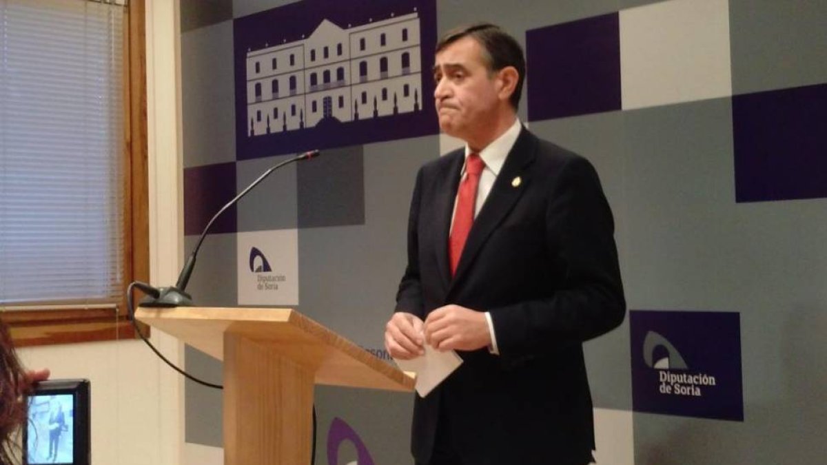 Pardo durante la rueda de prensa en la que ha anunciado que deja la política.-ANTONIO CARRILLO